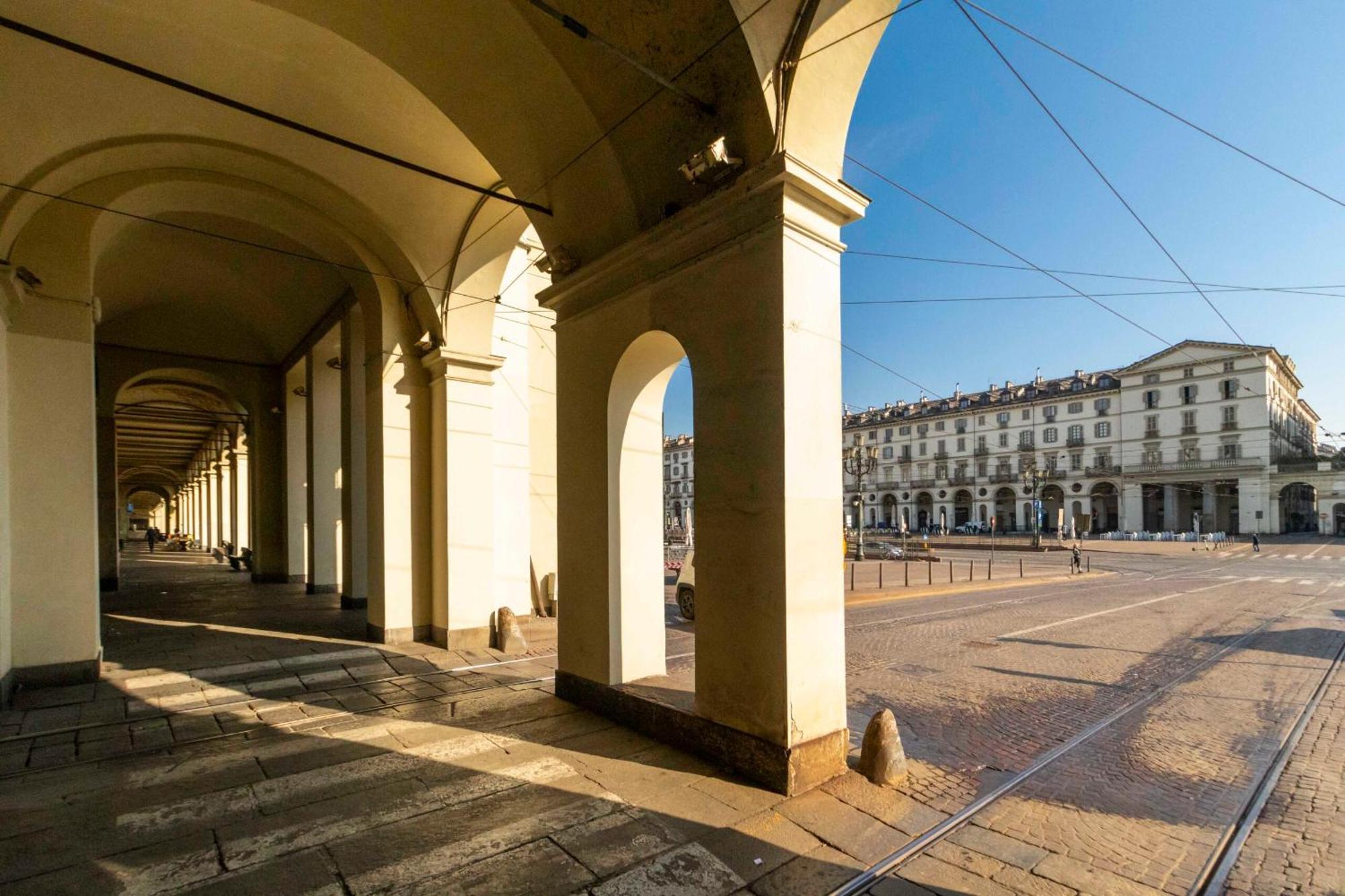 Il Salotto Di Torino Centrale In Piazza Vittorio Esterno foto